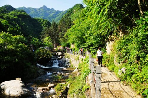 避暑胜地老君山