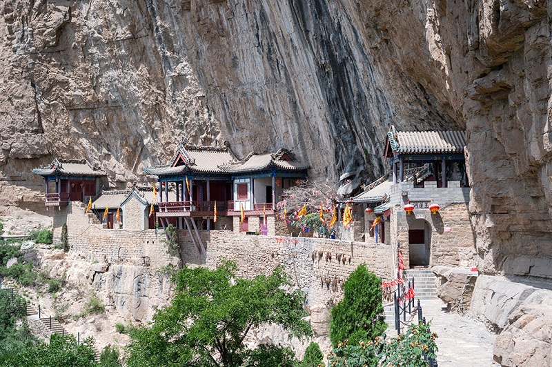 临汾的悬空寺-云丘山玉莲洞三清殿