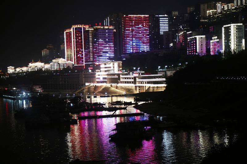 图8：国庆中秋巫山大宁湖港区夜景似仙境  唐探峰摄