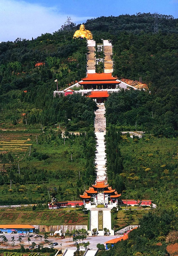 锦屏山上的弥勒大佛