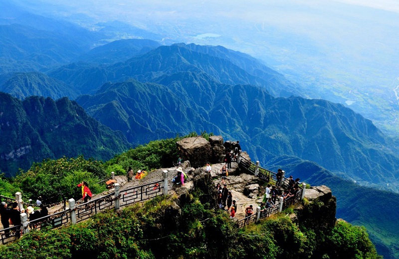 峨眉山观景台