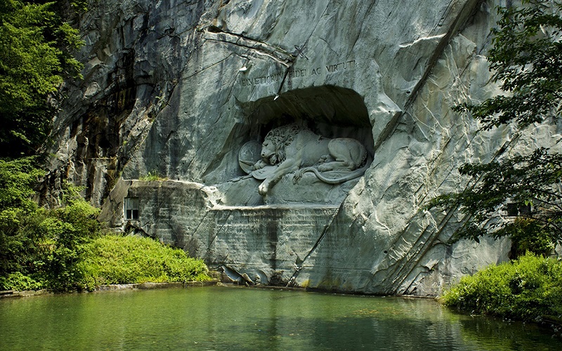 瑞士卢塞恩风景-狮子纪念碑