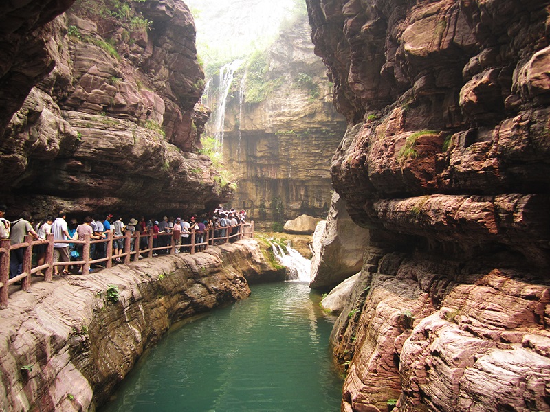 云台山红石峡内